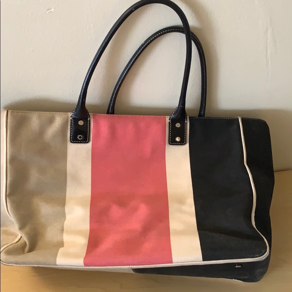 Kate Spade Tote GUC needs just a good wipe inside!